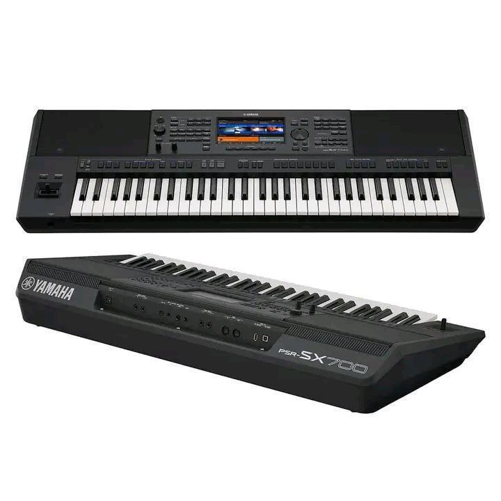 Yamaha PSR SX700 Keyboard