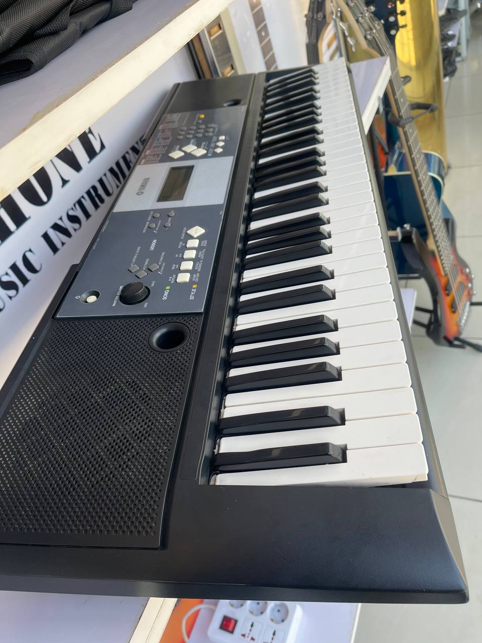 Yamaha YPT-230 Keyboard