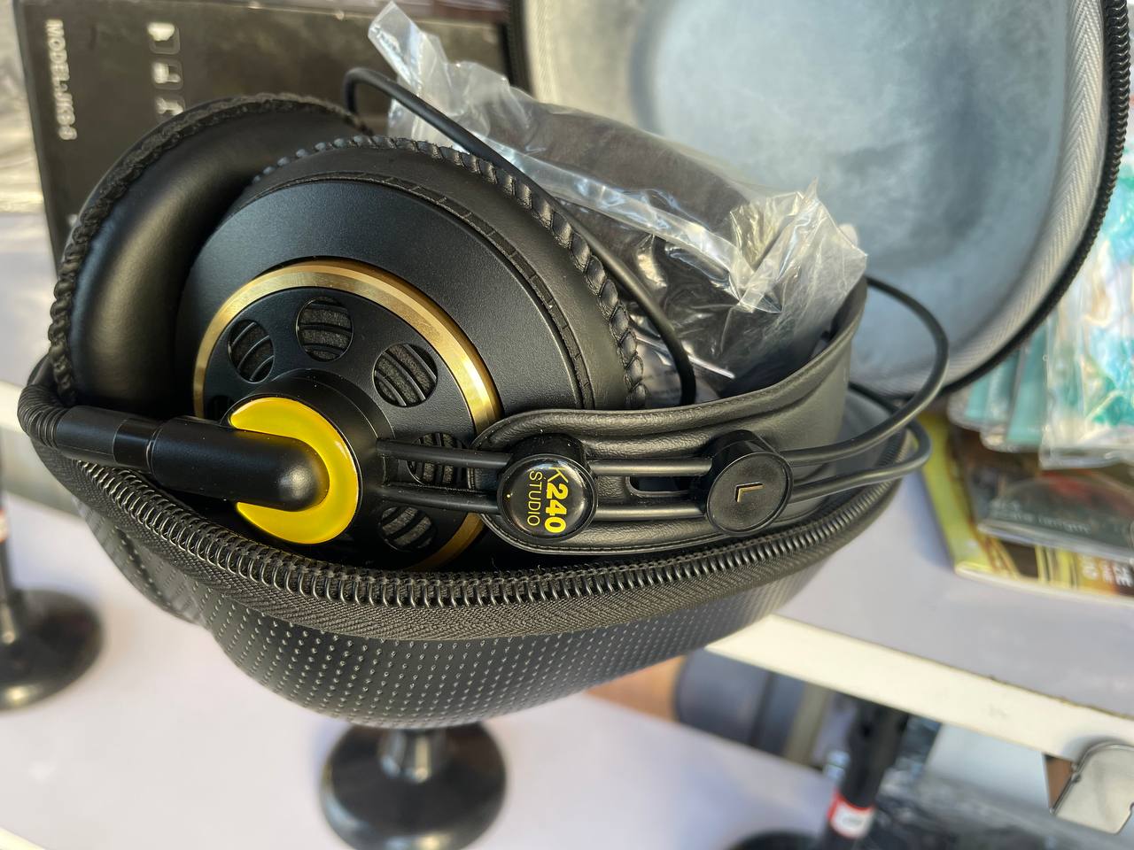 AKG K 230 Studio Headset