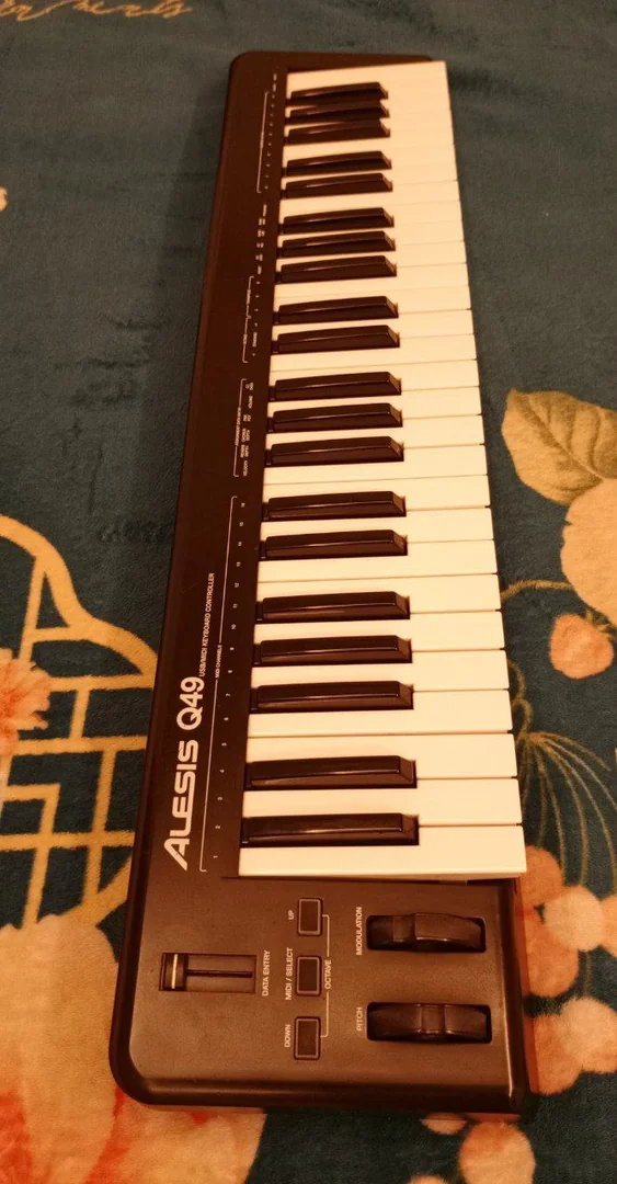 Alesis Q49 Keyboard
