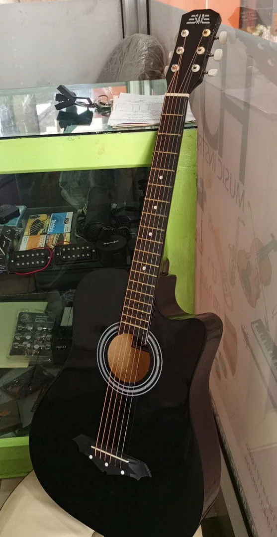 Sar Box Guitar