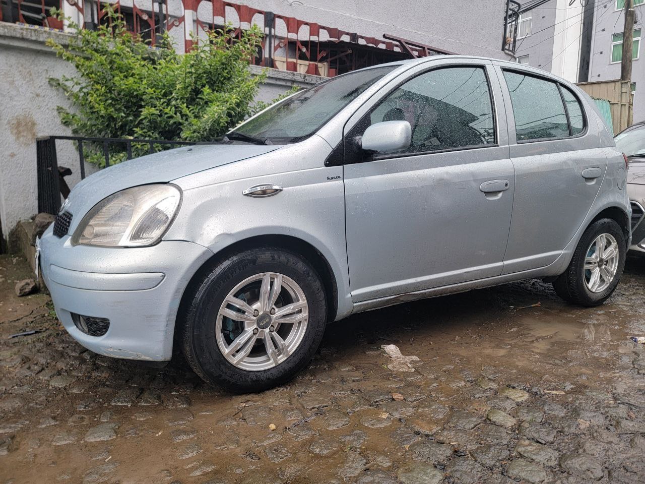 2004 Model-Toyota Vitz Yaris