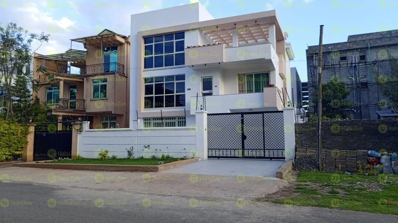 250 ካሬ የሚሸጥ G+2 ዘመናዊ ቤት በሰሚት