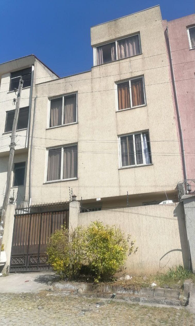 72 ካሬ የሚሸጥ G+3 ቤት በሰሚት