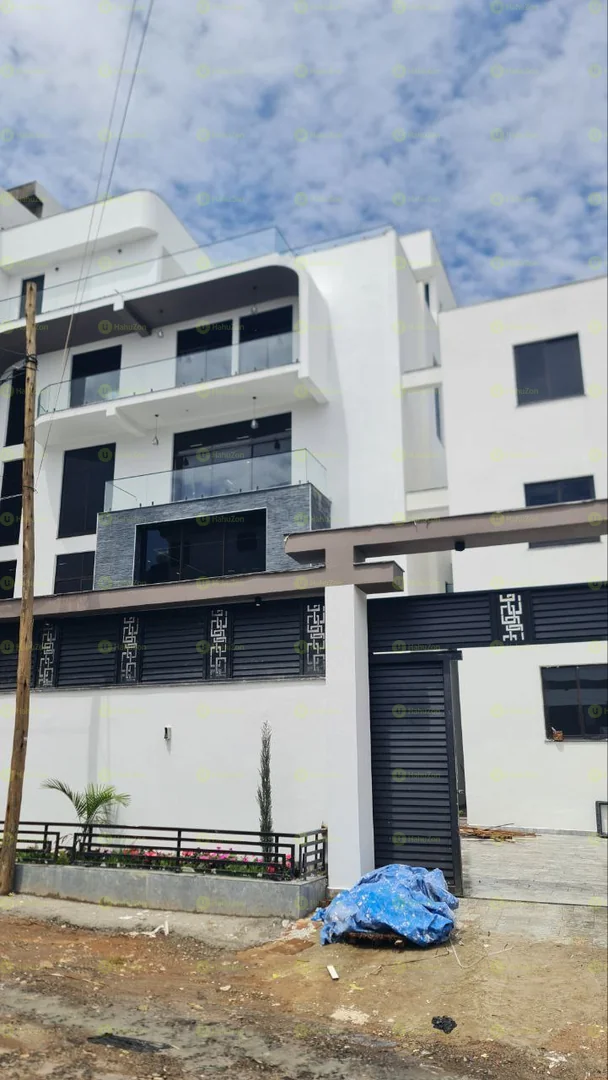 475 ካሬ የሚሸጥ G+4 ቤት በአያት