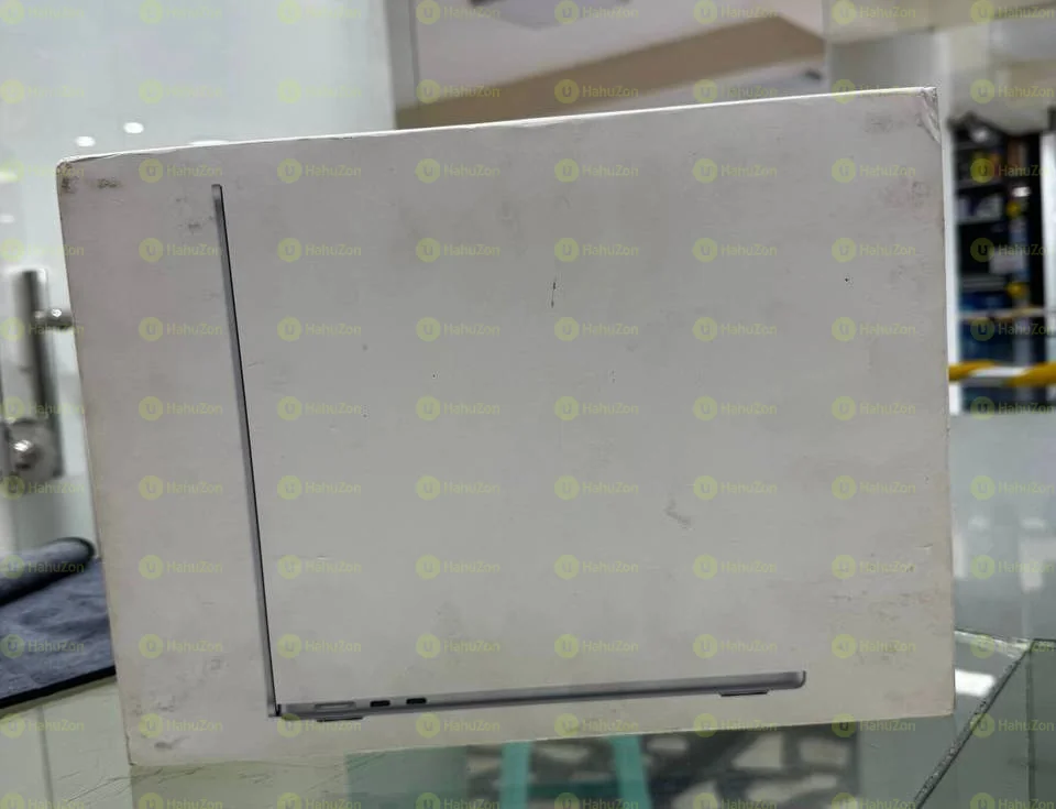 MacBook Air 14 inch M4 chip