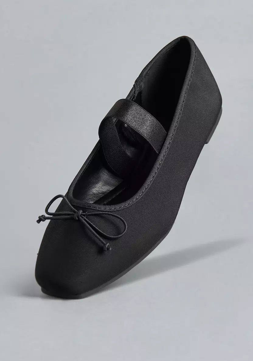 Max Bow Detail Ballerina Shoe With Elastic Strap