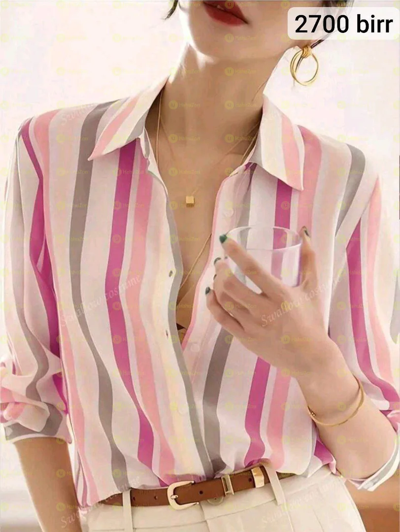 Fahionble Girl's T-shirt