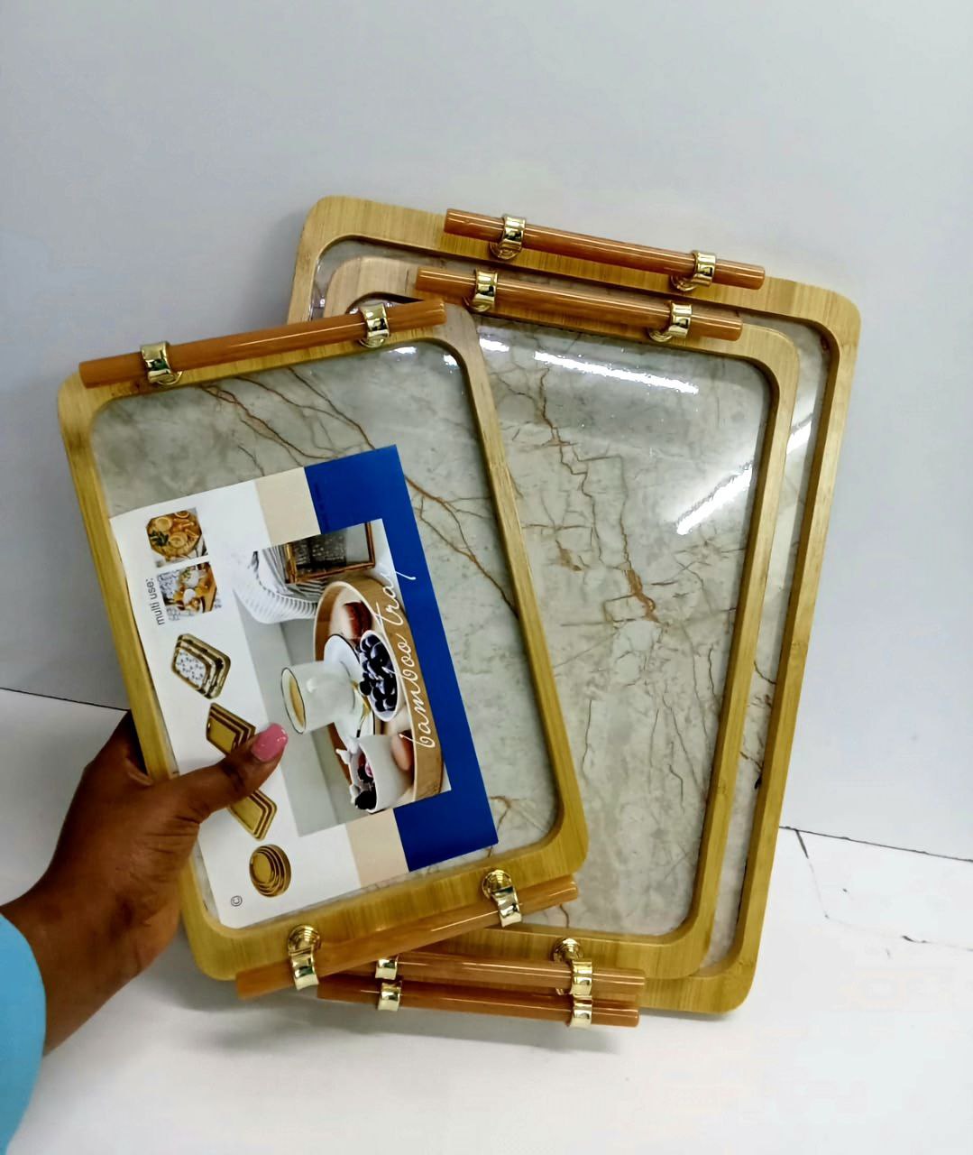 ከወፍራም ቀርቀሃ የተሰሩ ሰርቪሶች