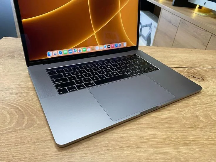Macbook Pro 2017 Core i7 Laptop