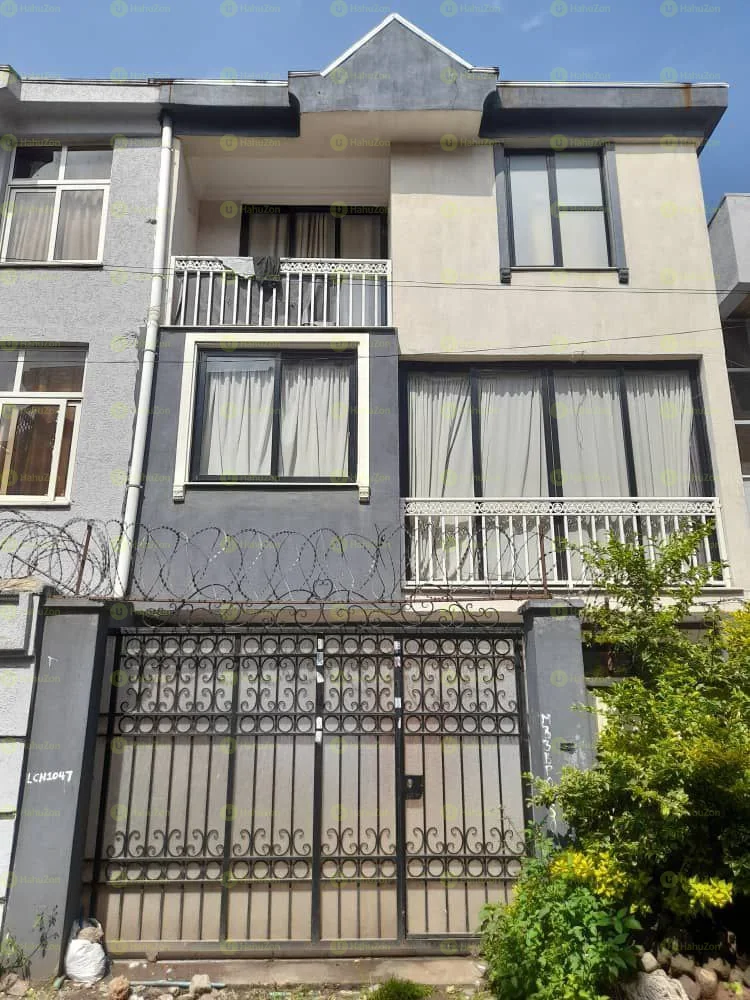 94 ካሬ የሚሸጥ G+2 ቤት በሰሚት