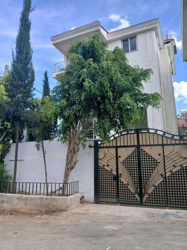 150 ካሬ የሚሸጥ G+3 ቤት በሰሚት