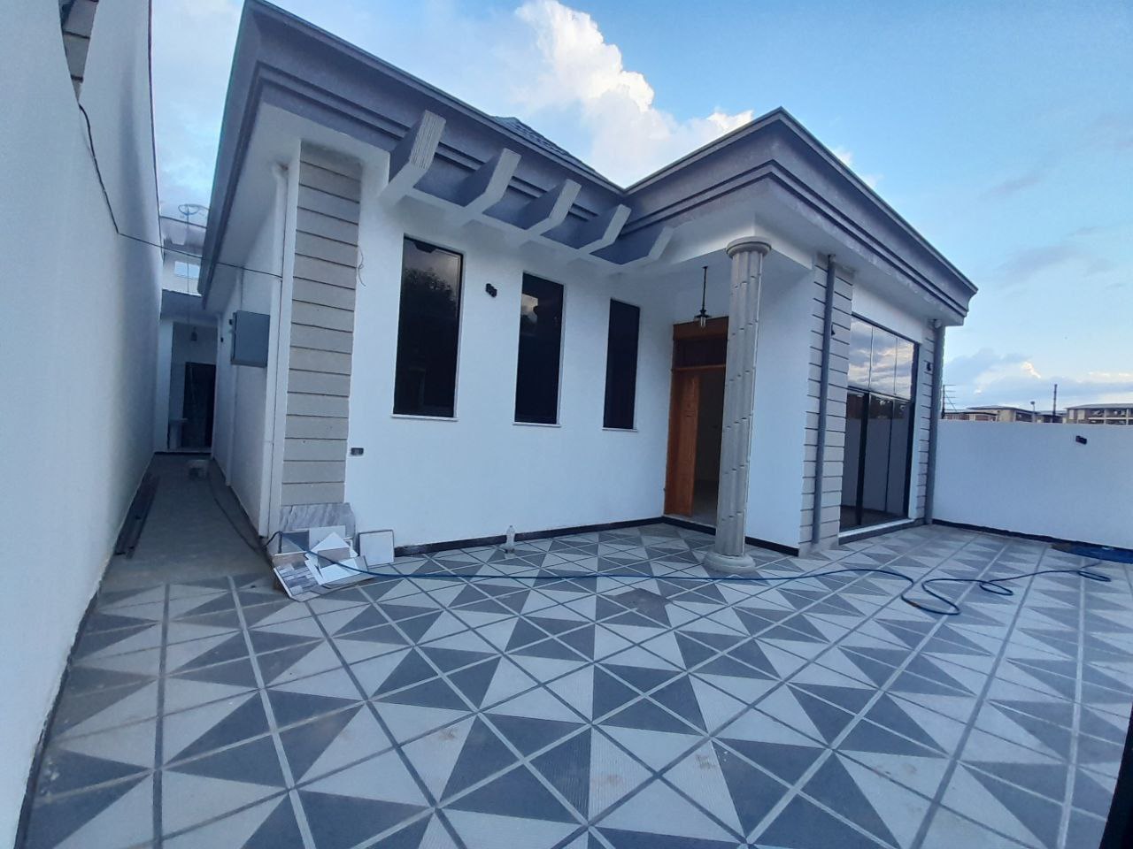 225 ካሬ የሚሸጥ ቪላ ቤት በሰሚት