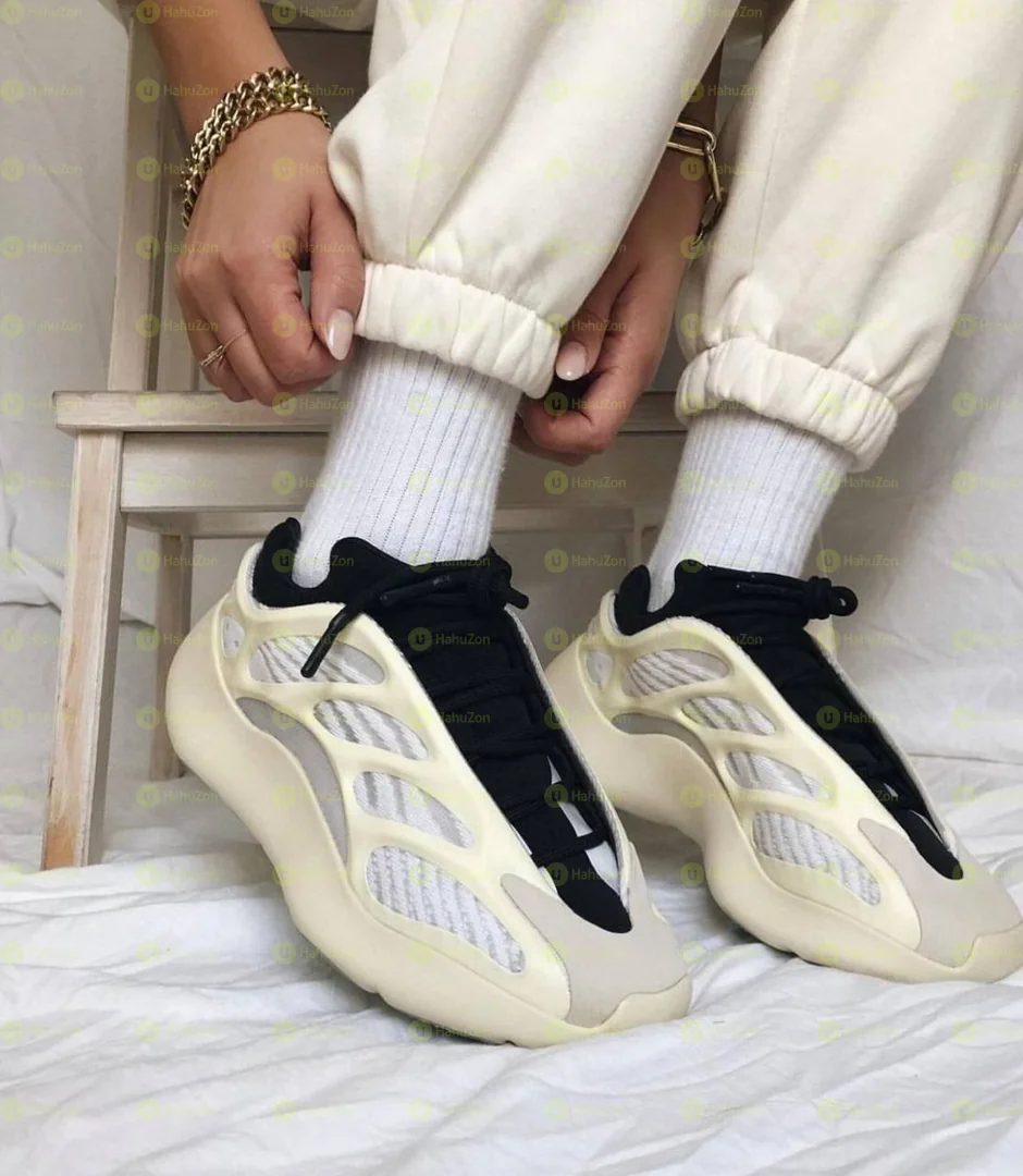 Yezzy 700v3 Women's Shoes