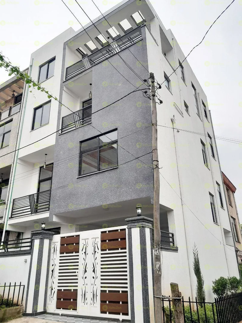 94 ካሬ የሚሸጥ ቆንጆ ዘመናዊ G+3 ቤት በአያት