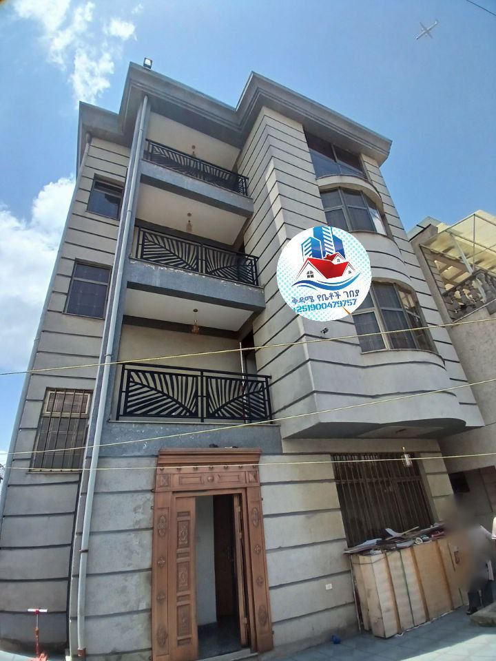 175 ካሬ የሚሸጥ ፎቅ በሰሚት