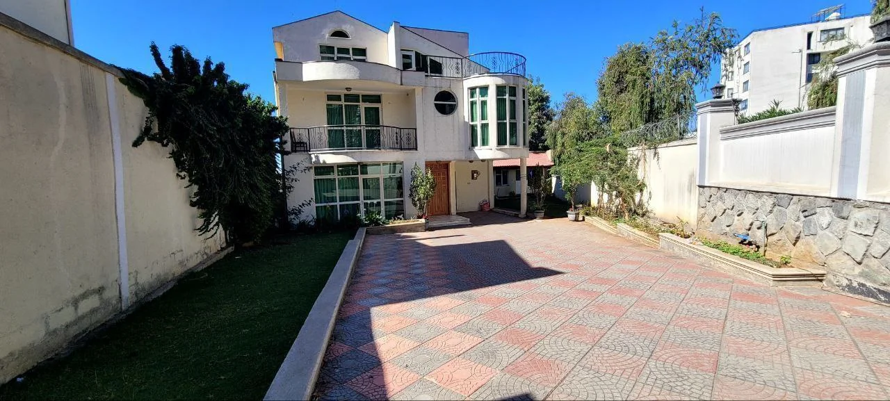 500 ካሬ የሚሸጥ ቤት በሲ ኤም ሲ ሰንሻይን