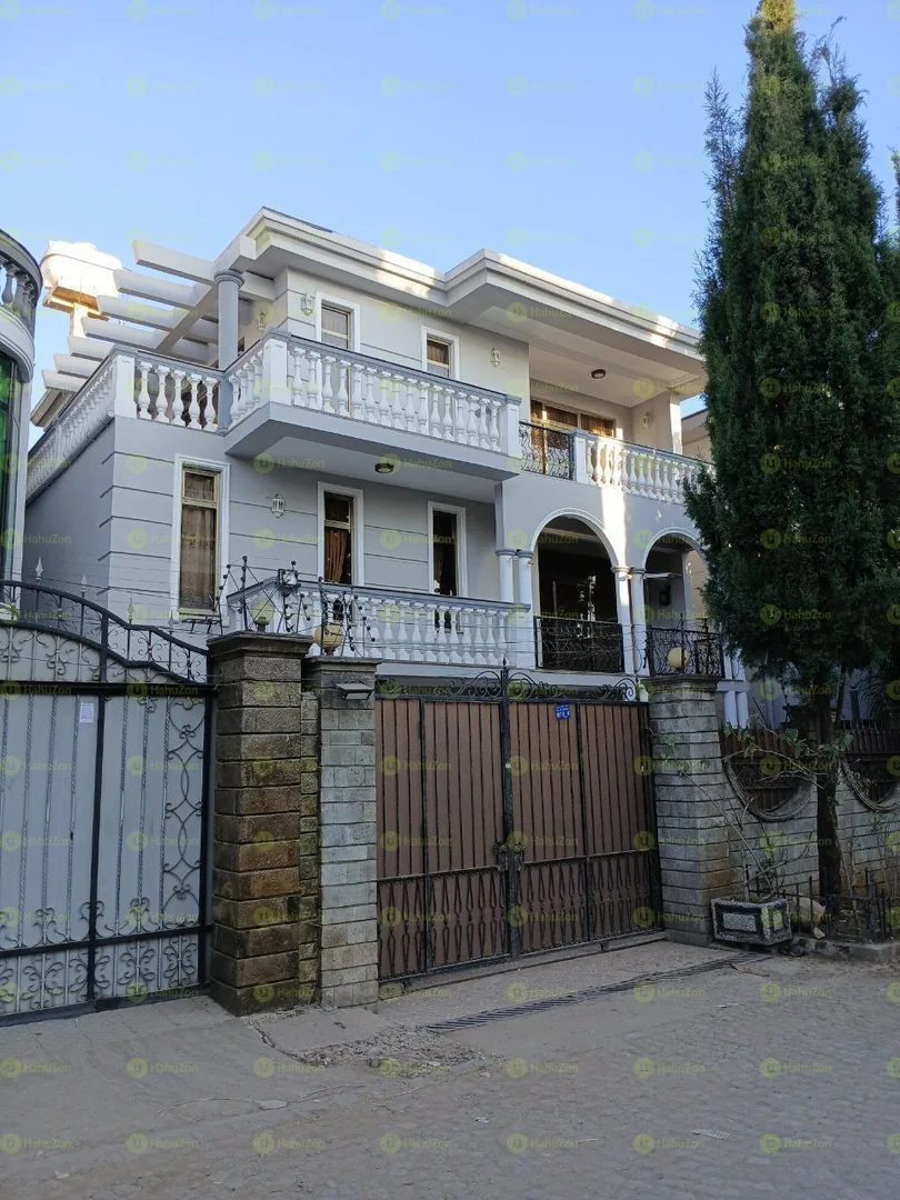 250 ካሬ የሚሸጥ G+2 ቤ በሴ ኤም ሲ