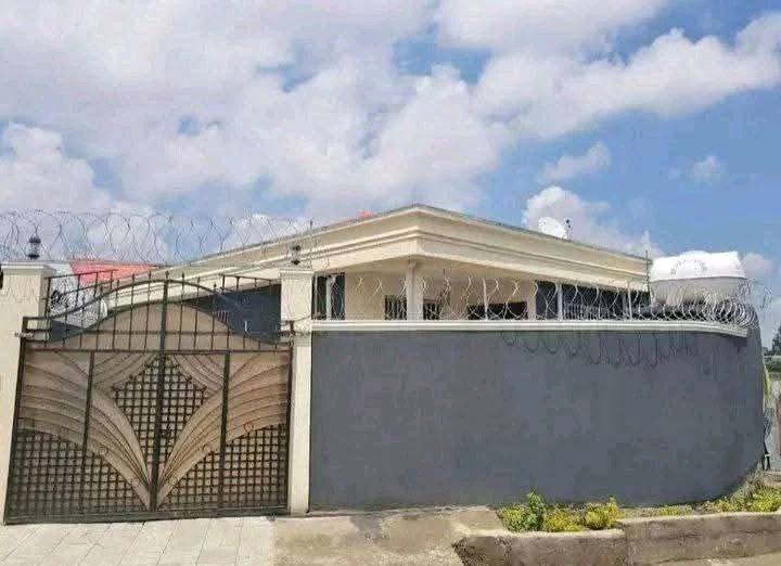 212 ካሬ የሚሸጥ ቪላ ቤት በፊጋ