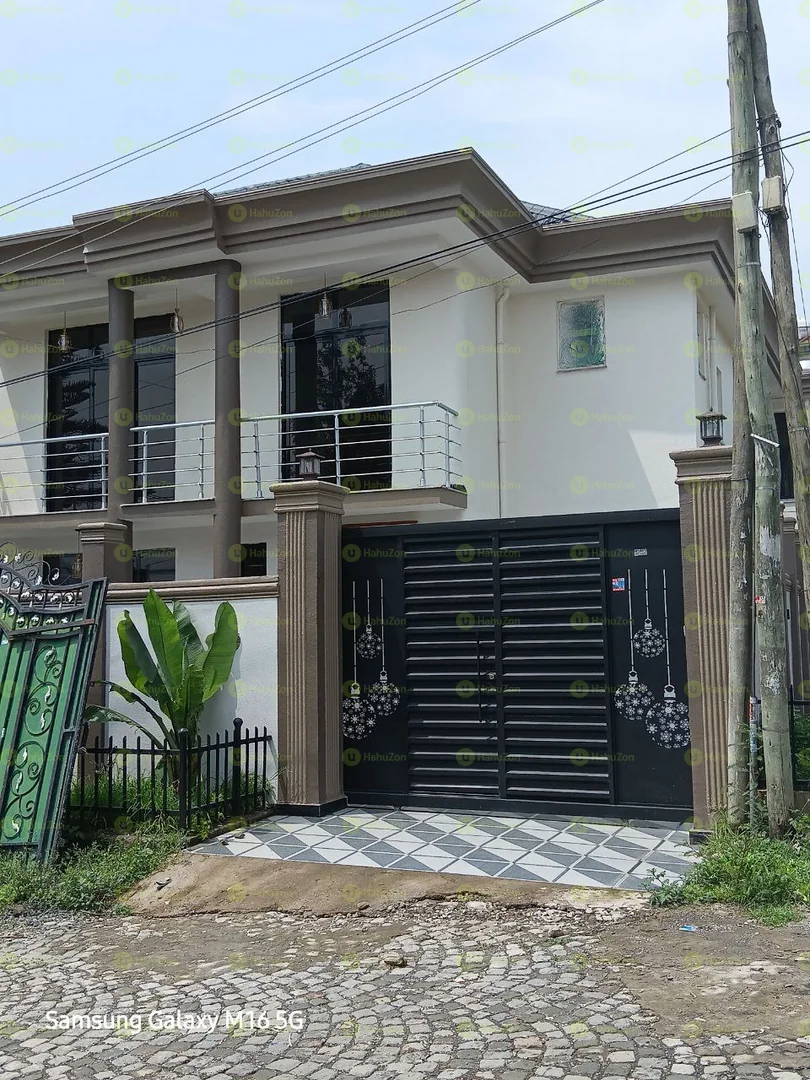 200 ካሬ የሚሸጥ G+2 ቤት በፊጋ