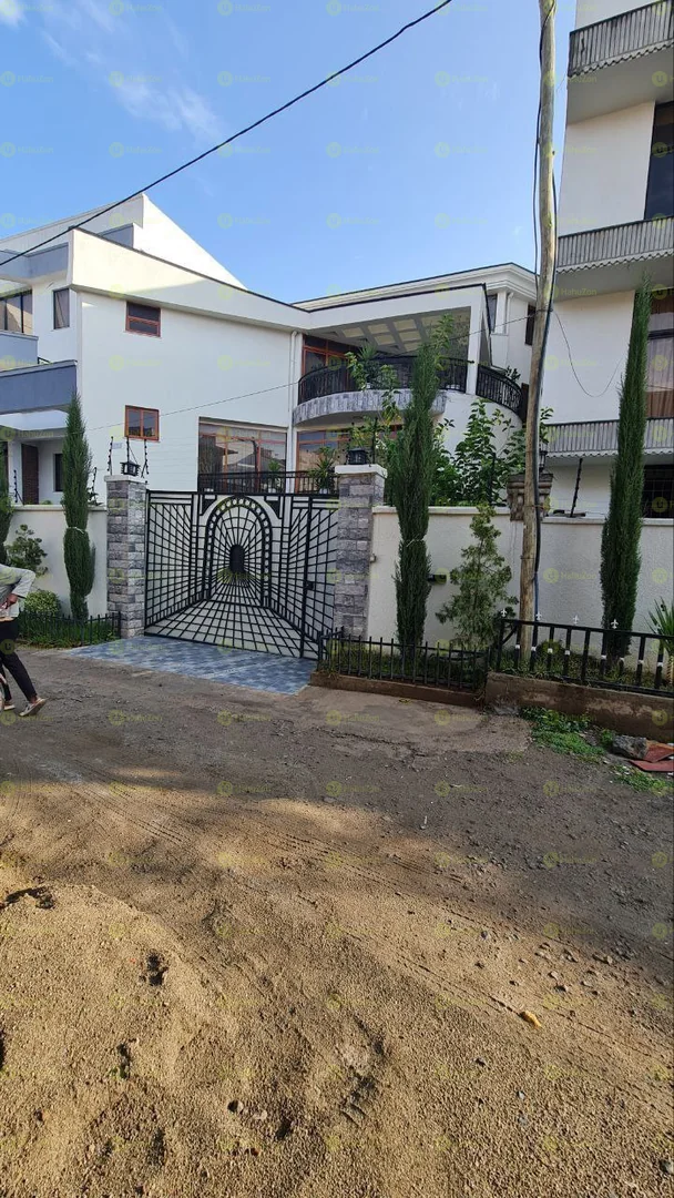 250 ካሬ የሚሸጥ ቤት በአያት