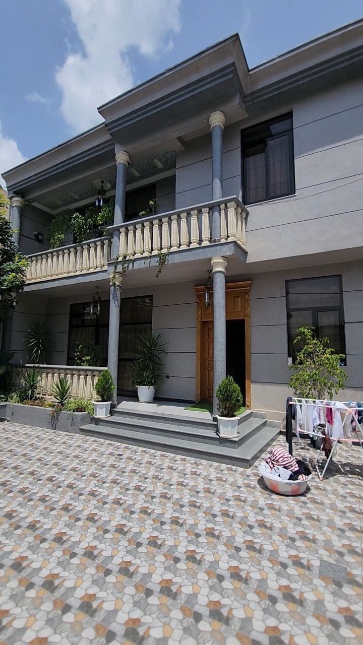 330 ካሬ የሚሸጥ G+2 ቤት በሰሚት