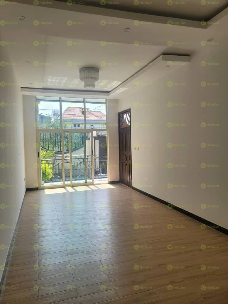 200 ካሬ የሚሸጥ ቪላ ቤት በሰሚት