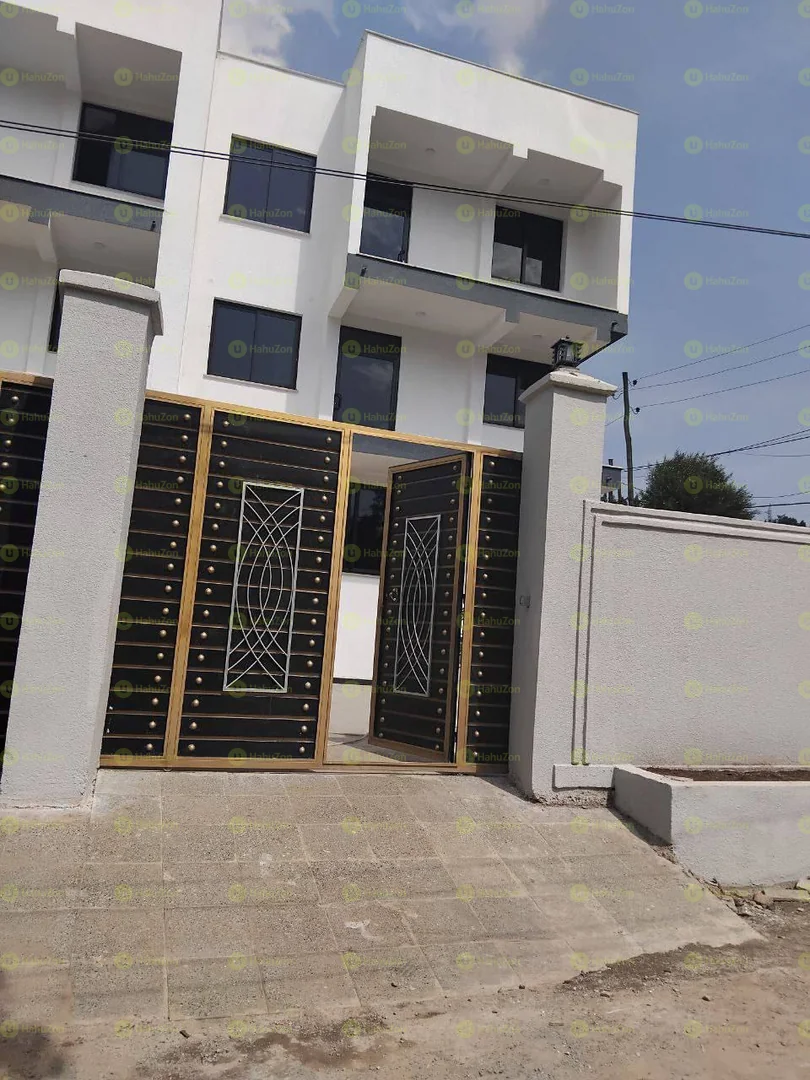 175 ካሬ የሚሸጥ ቤት በአዲሱ ገበያ