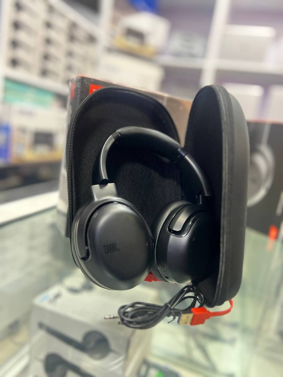JBL Tour One M2 Headphones