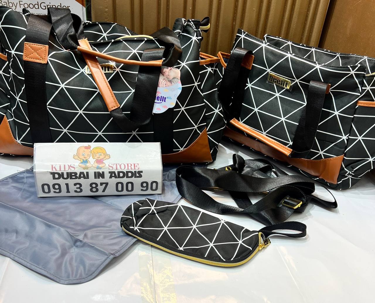 Deellt 4 in 1 Mama Bag