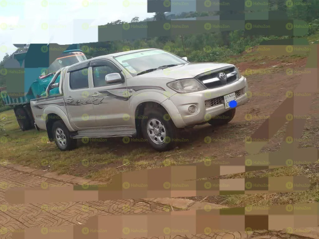 2011 Model-Toyota Hilux Double cap