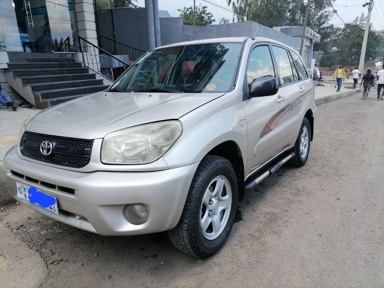 2004 Model-Toyota Rav4
