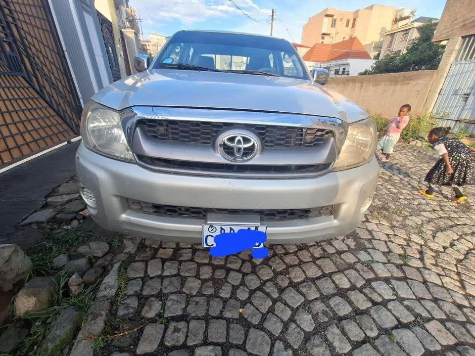 2010 Model-Toyota Hilux Double Cab
