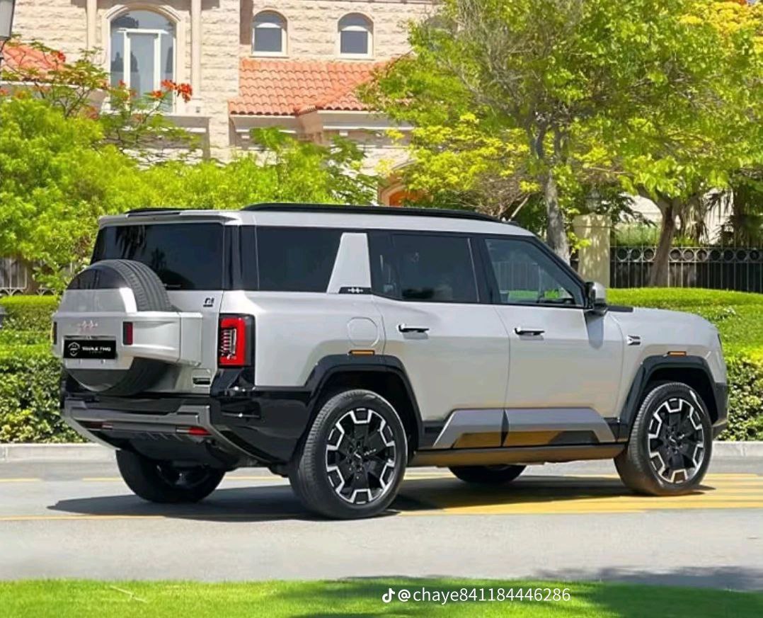 2025 Model- BYD Leopard 8 Plugin Hybrid