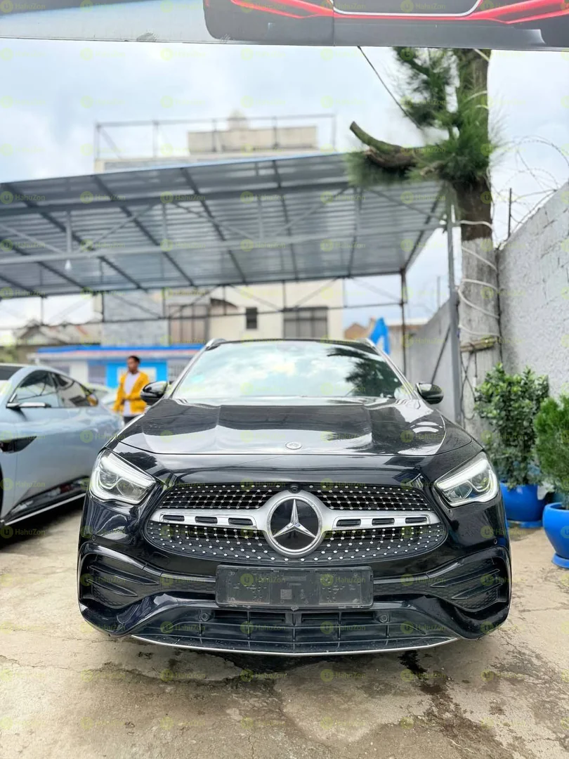 2021 Model-Mercedes-Benz GLA 200 D