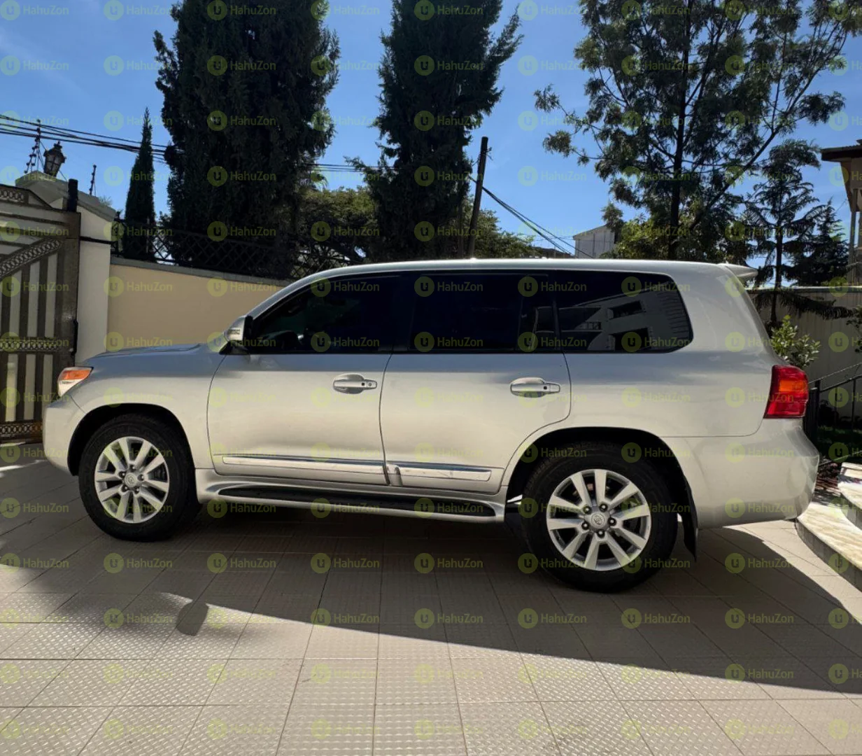 2014 Model-Toyota Lndcruiser