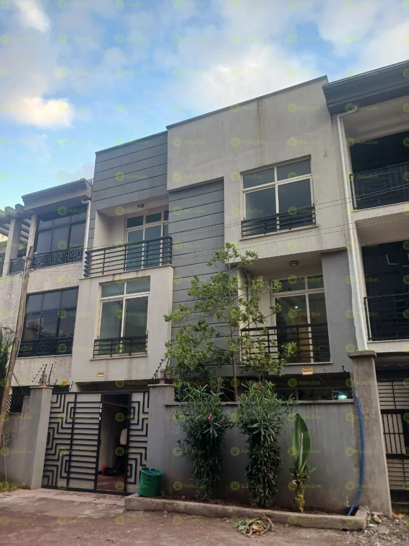 105 ካሬ የሚሸጥ G+2 ቤት በአያት