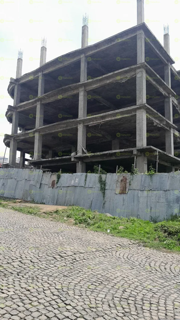 1300 ካሬ የሚሸጥ G+8 ቤት በተወዳጁ ሠፈር