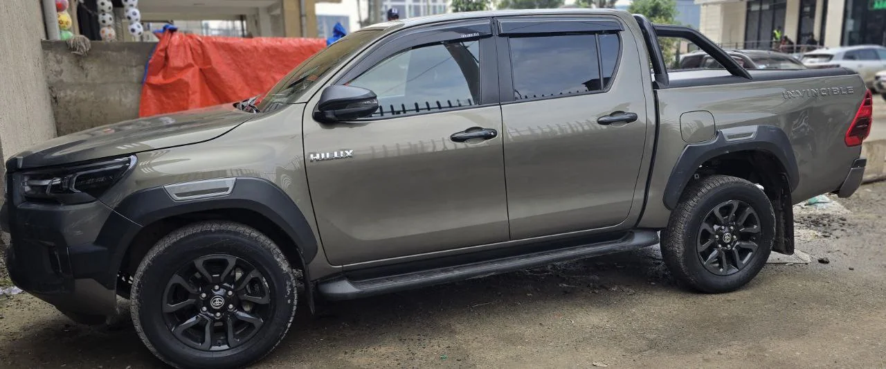 2022 Model-Toyota Hilux Invisible Double cap