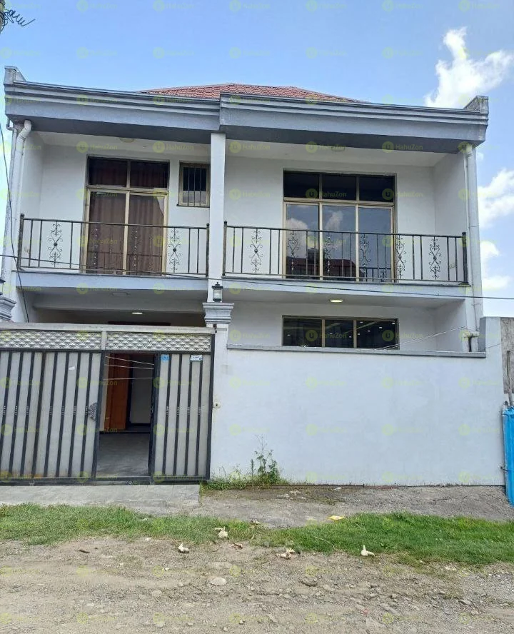 105 ካሬ የሚሸጥ G+1 ቤት በሰሚት
