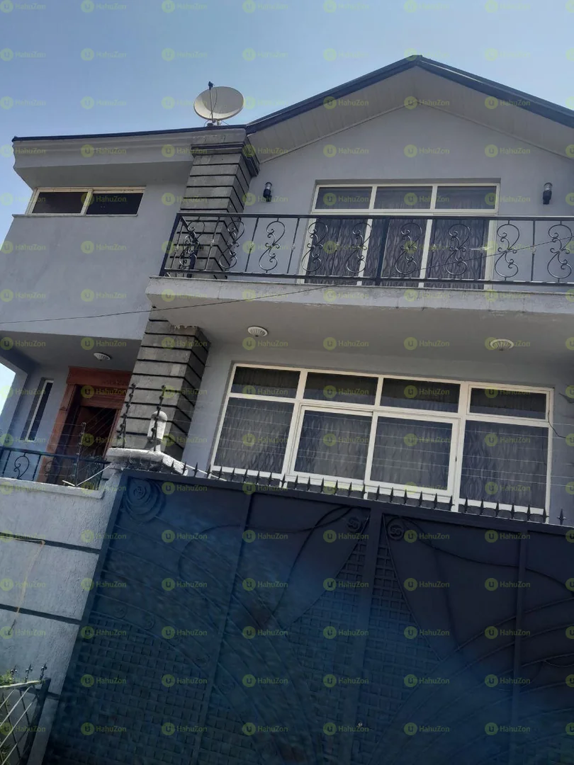 250 ካሬ የሚሸጥ G+2 ቤት በሰሚት ጎላጎል አካባቢ