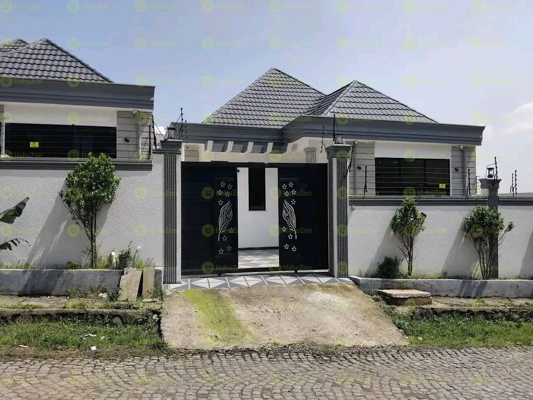 250 የሚሸጥ ዘመናዊ ቪላ ቤት በሰሚት