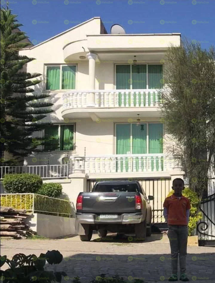 175 ካሬ የሚሸጥ ቤት በስሚት