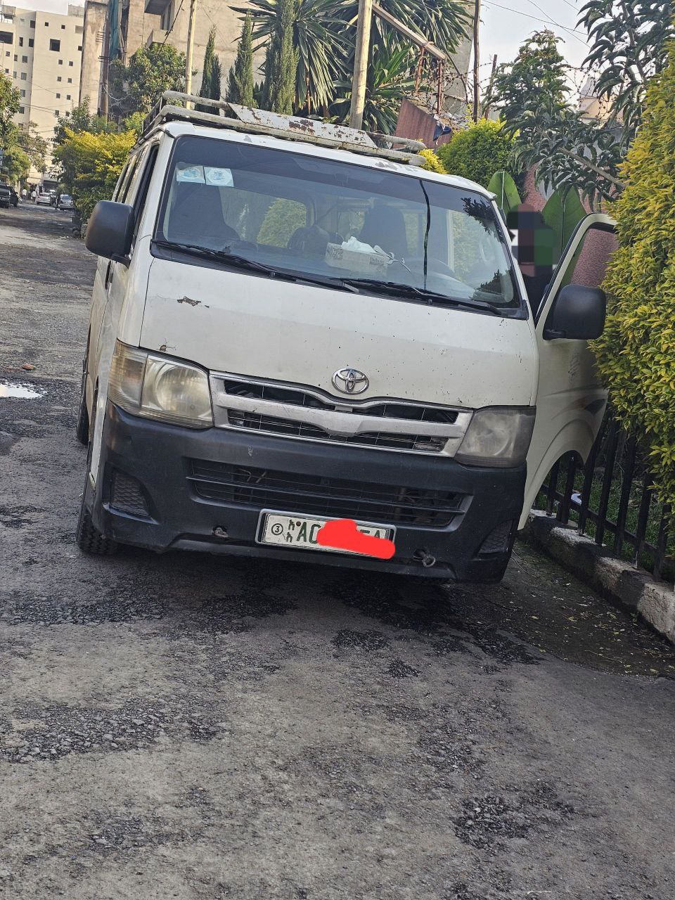 2013 Model-Toyota Hiace Abadula