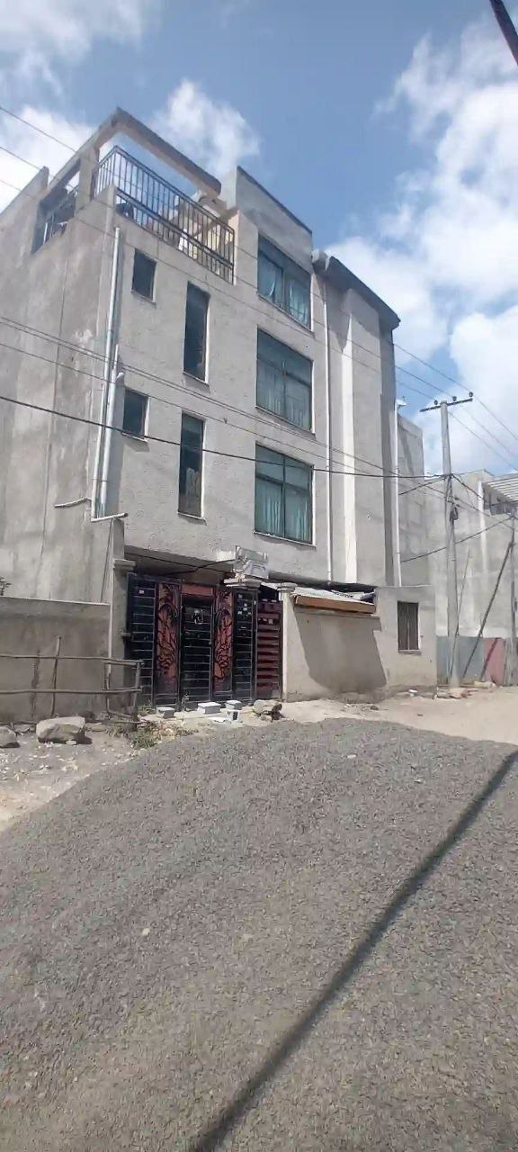 90 ካሬ የሚሸጥ G+3 ቤት በአያት