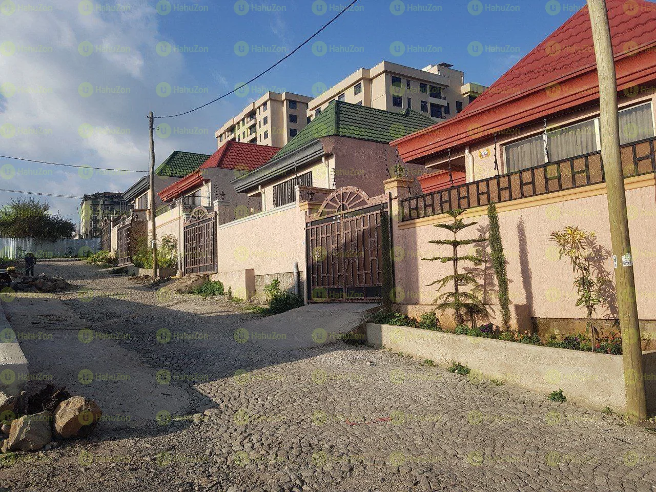 150 ካሬ የሚሸጥ ቪላ ቤት በሰሚት