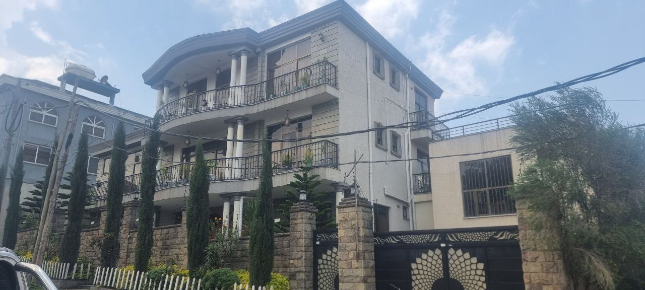 450 ካሬ የሚሸጥ G+2 ቤት በመሪ