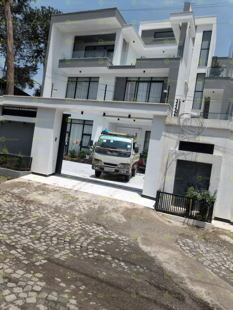 325 ካሬየሚሸጥ G+2 ቤት በላምበርት