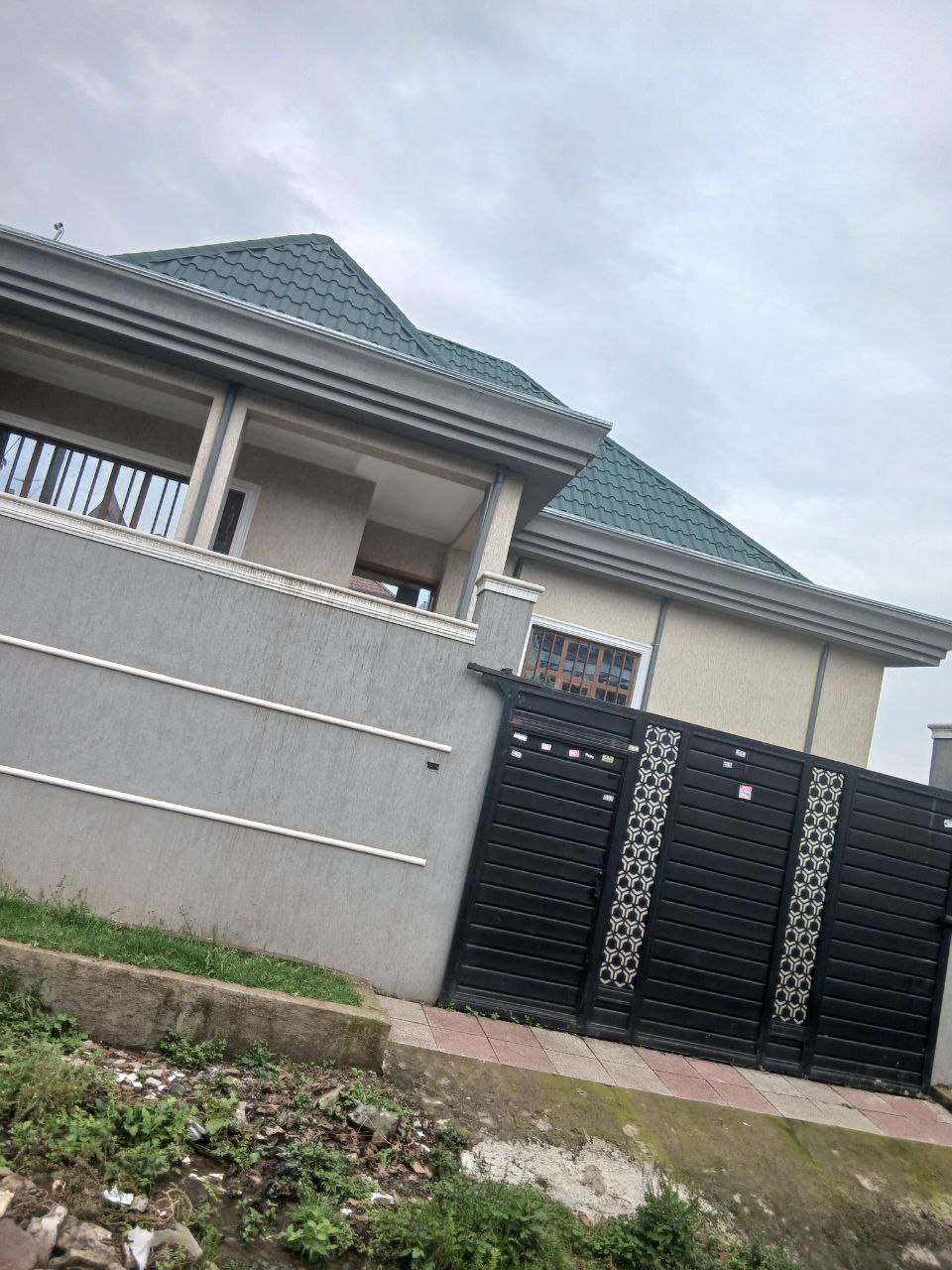 150 ካሬ የሚሸጥ ዘመናዊ ቤት በመሪ