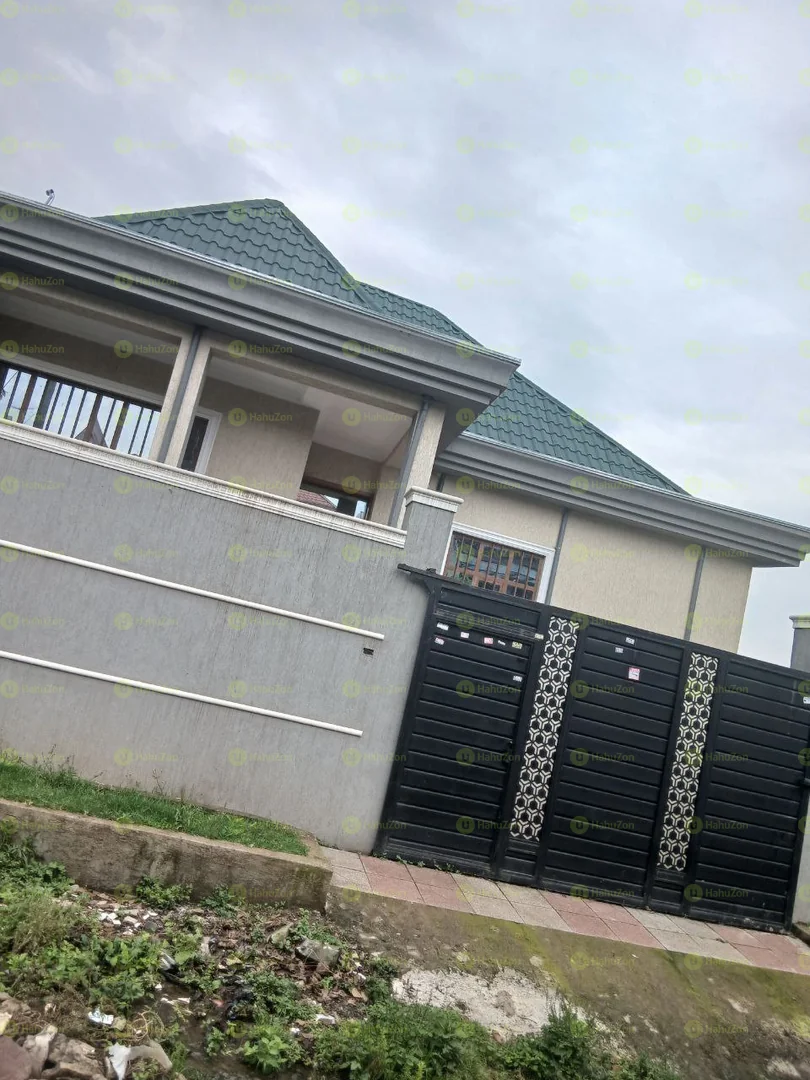 150 ካሬ የሚሸጥ ዘመናዊ ቤት በመሪ